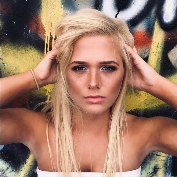 Meet your Posher, Riley - Picture 2 of 2